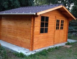 Montage d'un cabanon extérieur