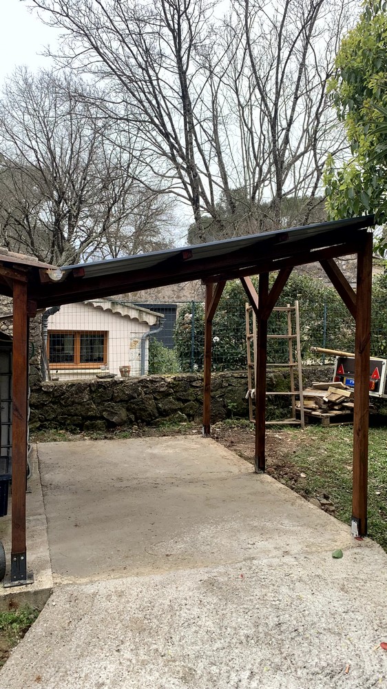 Un abri de jardin sur mesure pour une remorque à Roquefort les pins